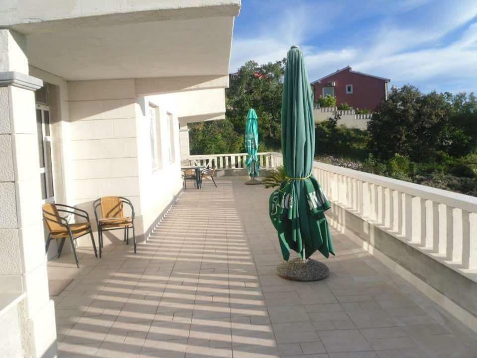 Apartments Stipe Рогозница Экстерьер фото